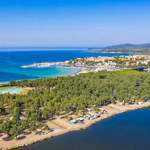 https://camping-village-laguna-blu-fertilia.hotelsalgherosardinia.com